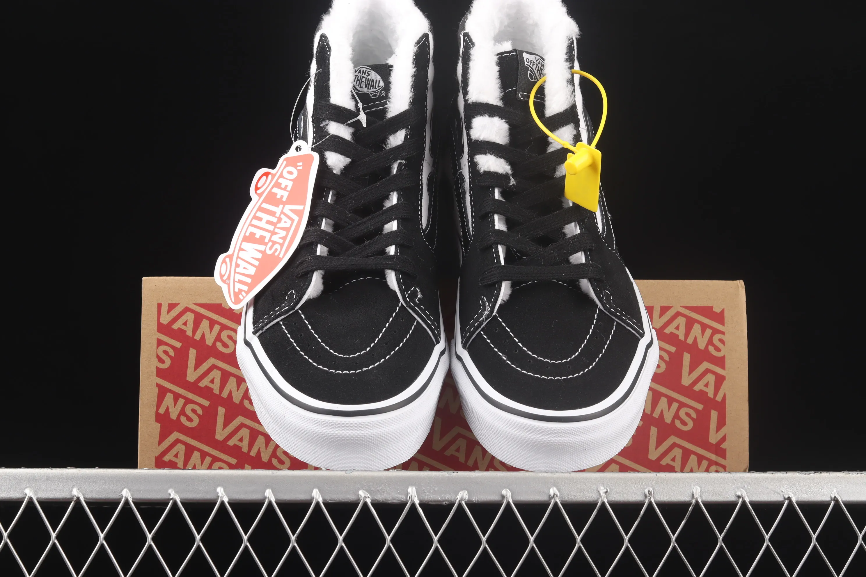 All categories Vans Vans series Vans Hi Vans high-top plus velvet Vans Sk8-Hi Flame Vans black and white flame plus velvet high-top trendy casual skateboard shoes VN0A32QGKGF5